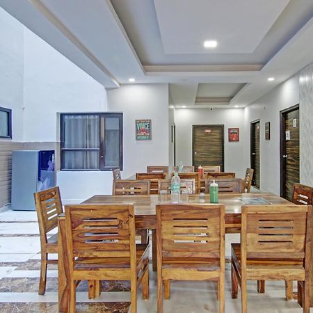 Treebo Modern Stays Noida Exteriér fotografie