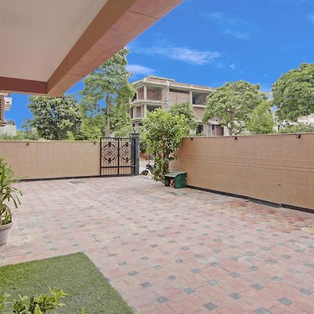 Treebo Modern Stays Noida Exteriér fotografie