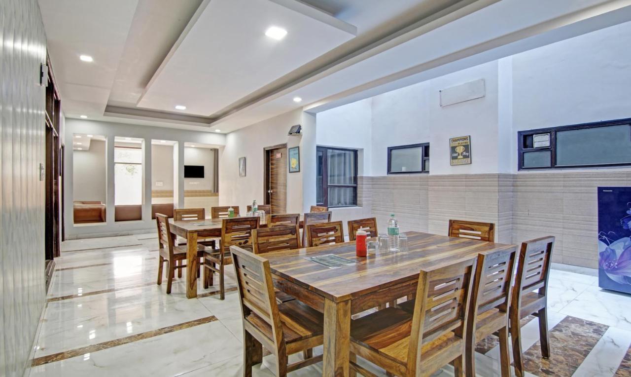 Treebo Modern Stays Noida Exteriér fotografie
