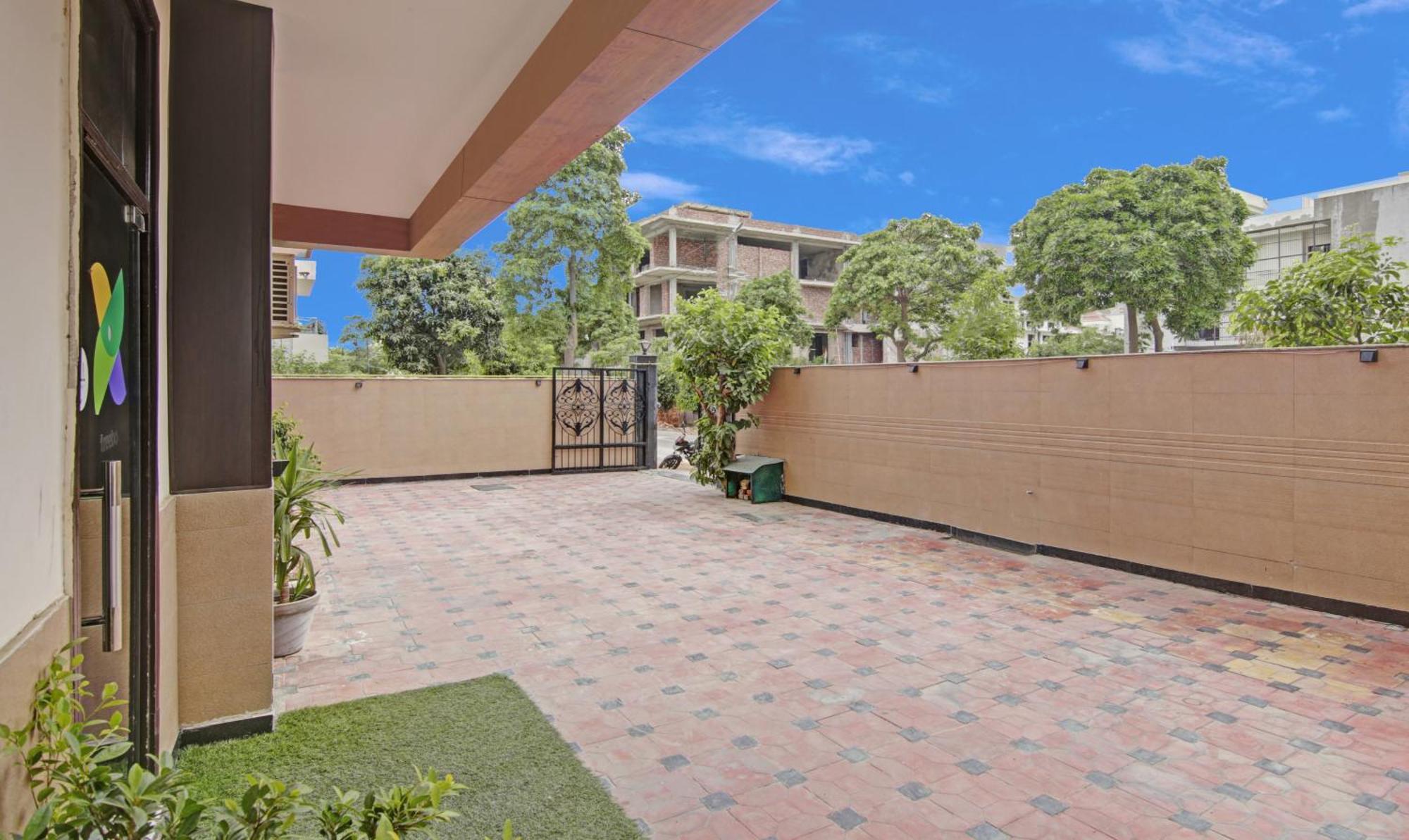 Treebo Modern Stays Noida Exteriér fotografie