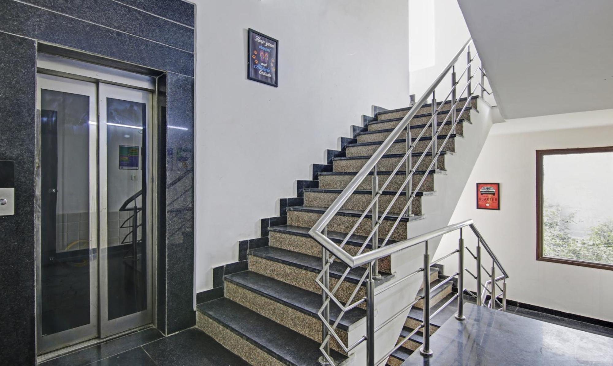 Treebo Modern Stays Noida Exteriér fotografie