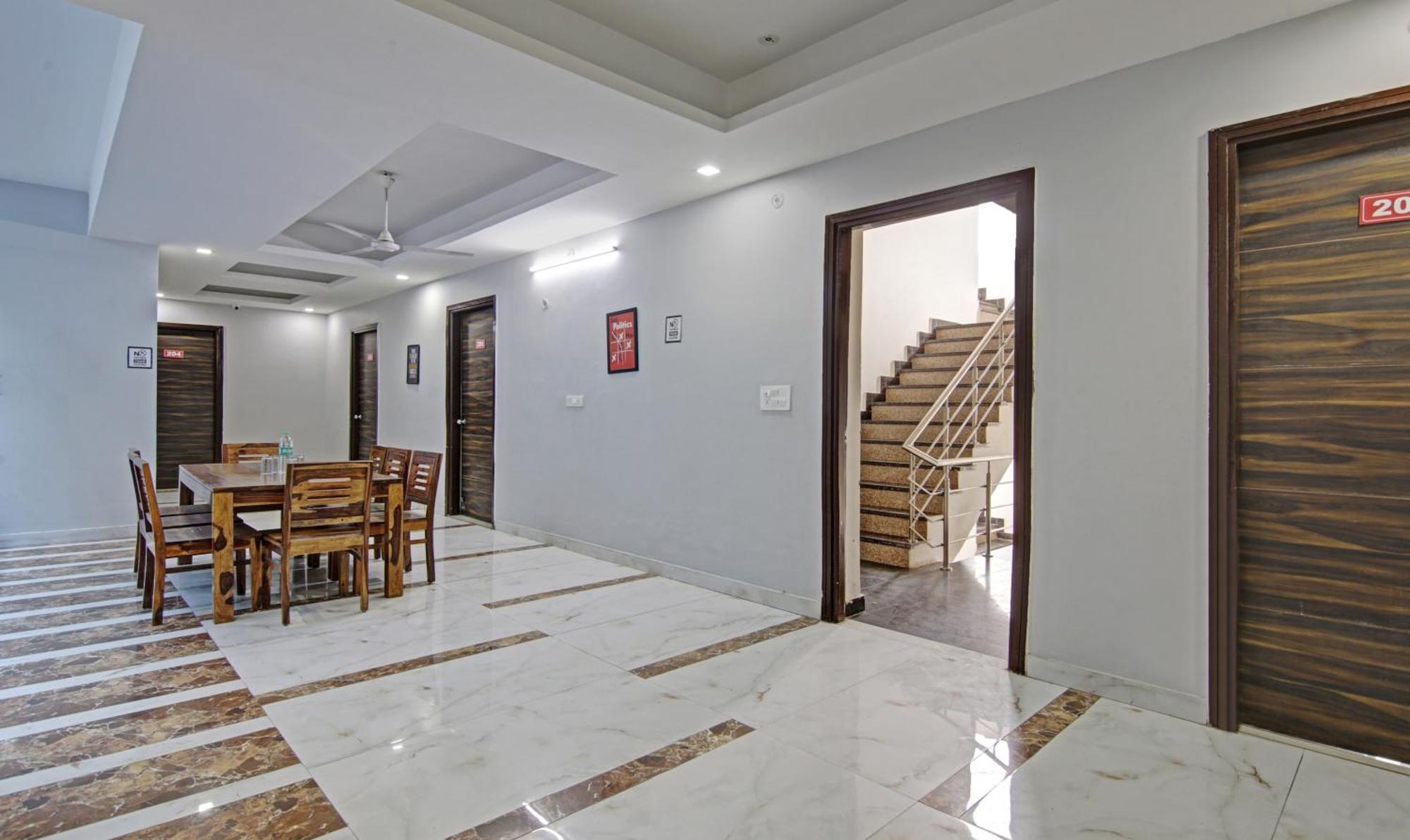 Treebo Modern Stays Noida Exteriér fotografie