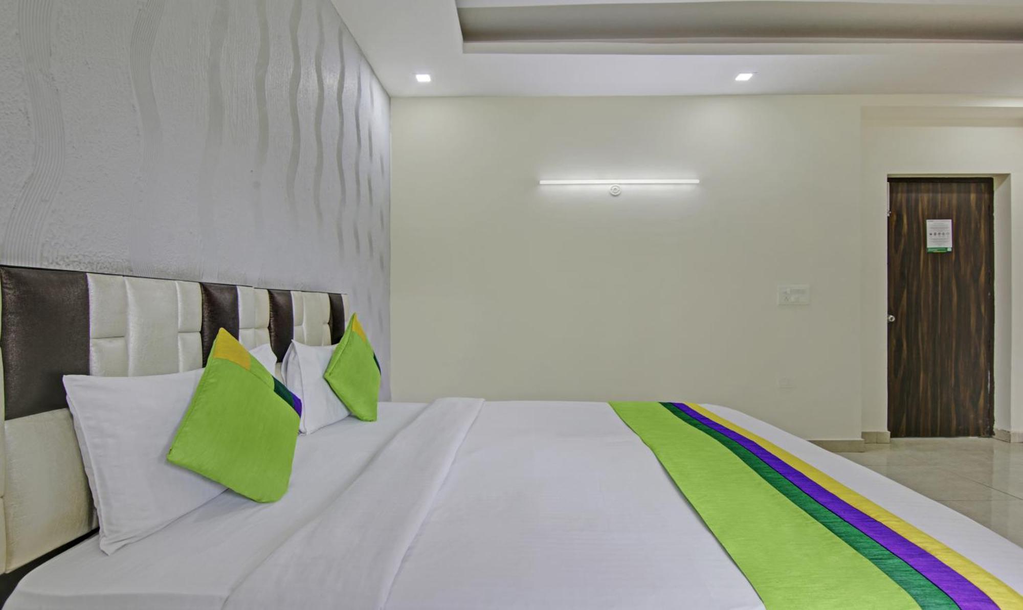 Treebo Modern Stays Noida Exteriér fotografie