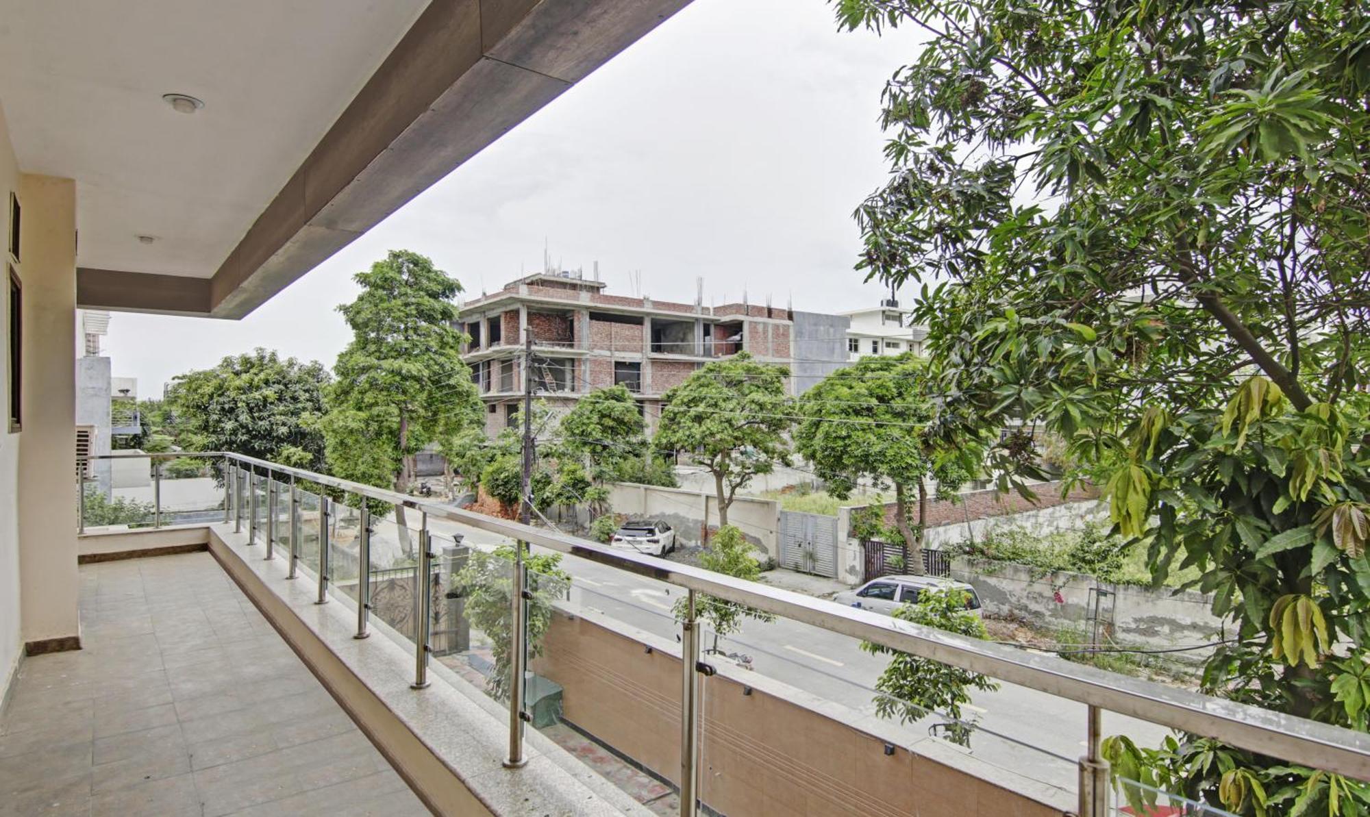 Treebo Modern Stays Noida Exteriér fotografie